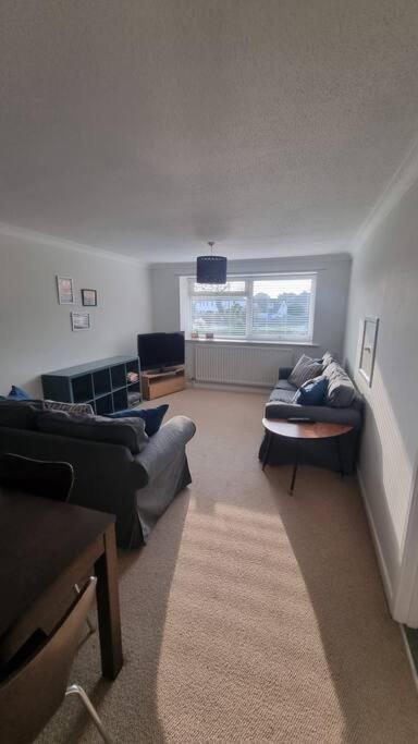 Spacious Self Contained Flat In Superb Location 리밍톤 외부 사진